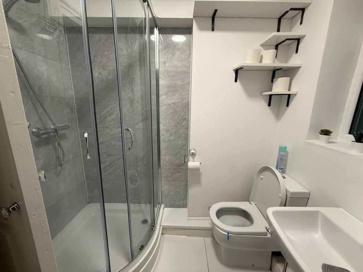 1 Bedroom, 30 Minutes To Centre! Appartamento Londra
